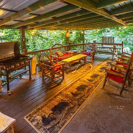 Bear Creek Lodge And Cabins In Helen Ga - Pet Friendly, River On Property, Walking Distance To Downtown Helen Esterno foto