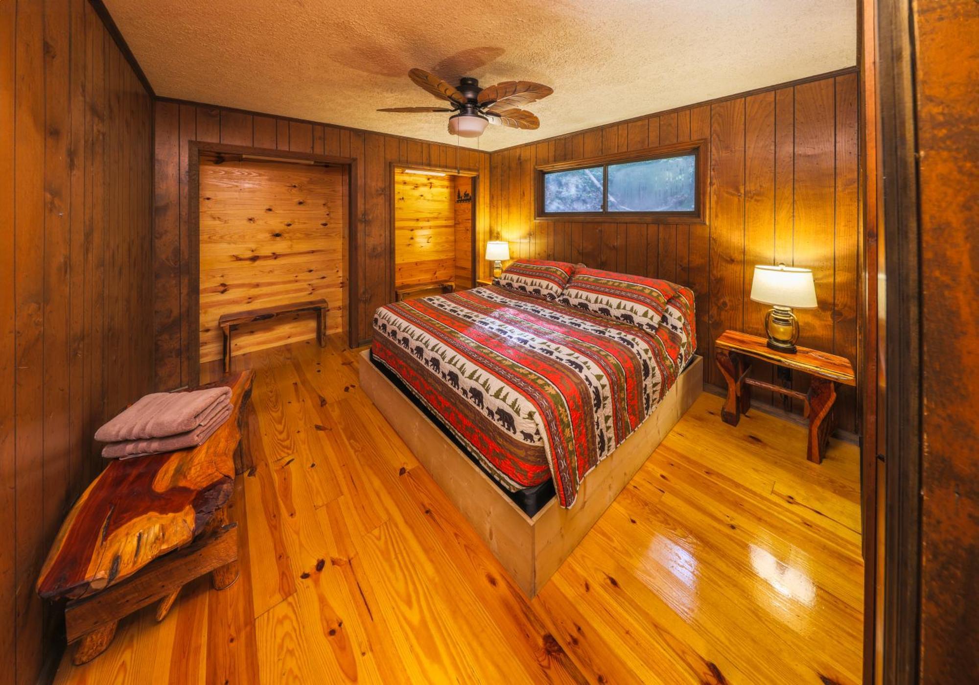 Сasa de vacaciones Bear Creek And In Ga - Pet Friendly, River On Property, Walking Distance To Downtown *